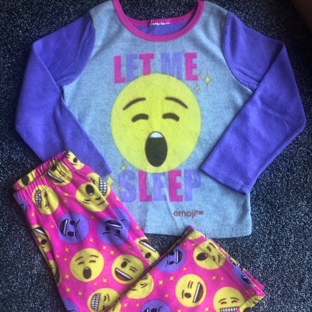Fleece Emoji Pj Set!